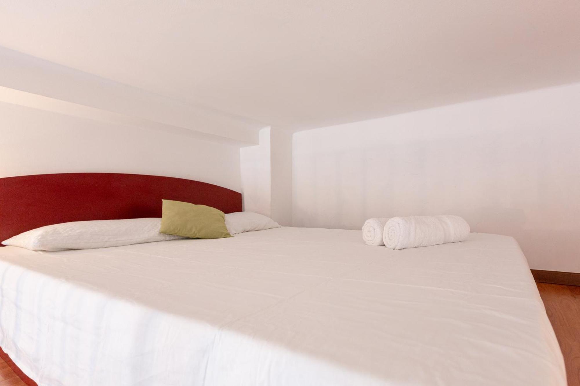 Soft Colors Exclusive Apartment - Navigli District - M2 Милан Экстерьер фото