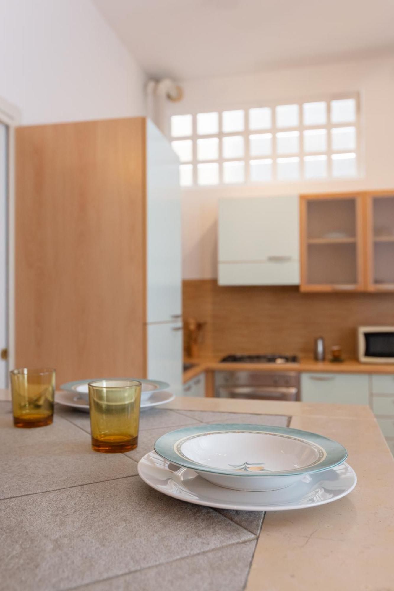 Soft Colors Exclusive Apartment - Navigli District - M2 Милан Экстерьер фото